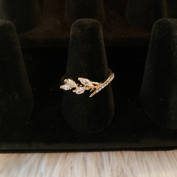 Gold Tone CZ Leaves Ring - Picture 2 of 4